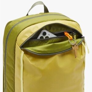 Cotopaxi Vaya 18L Backpack Lemongrass And Cedar NWOT